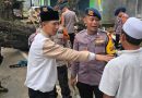 Ketua Fraksi Gerindra DPRD Kota Serang Saipulloh Jueng Langsung Turun Kelingkungan Nyapah Membantu Penanganan Pohon Tumbang