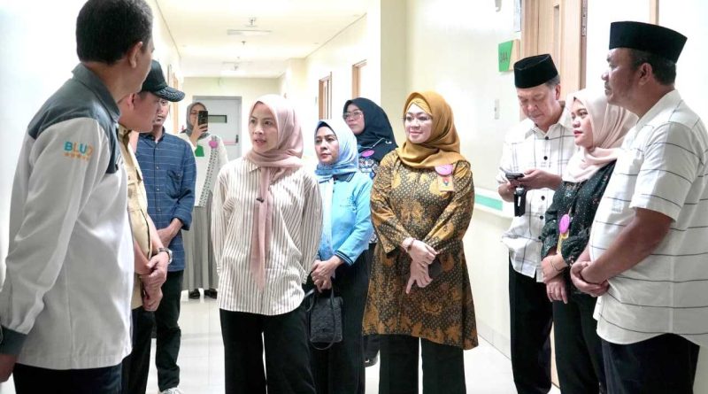 Bupati Serang Ratu Zakiyah Melayat  Korban Rumah Ambrol di Ciruas, Minta Pendataan Ulang RTLH