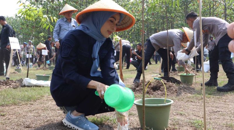 Gerakan Indonesia Asri, Kapolda Banten dan Bupati Serang Tanam 3000 Pohon