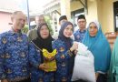 Bupati Serang Ratu Zakiyah Salurkan Bantuan 89 Ton Beras dan 17.984 Liter Minyak
