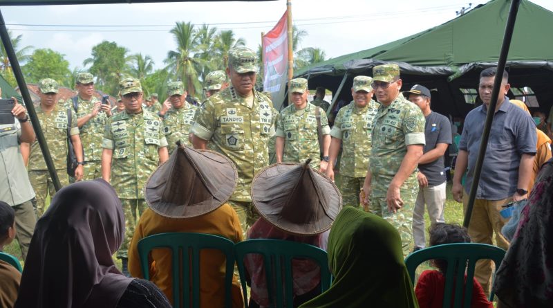 Wakil Panglima TNI Tinjau Karya Bakti TNI, KDMP dan Pembangunan Yonif TP 842/Badak Sakti di Cimanggu