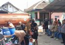 Polsek Carenang Kawal Penyaluran 6.000 Liter Air Bersih untuk Warga Terdampak Kekeringan