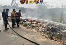 Respons Cepat Polsek Cikande Tangani Kebakaran Sampah di Depan Pasar Banjar, Arus Lalu Lintas Kembali Lancar